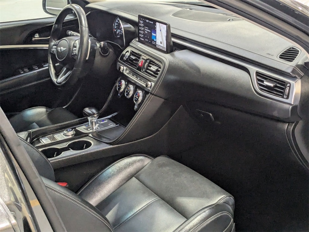 Thumbnail: 2023 Genesis G70 - 31