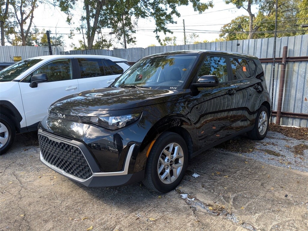 Certified 2024 Kia Soul LX Hatchback