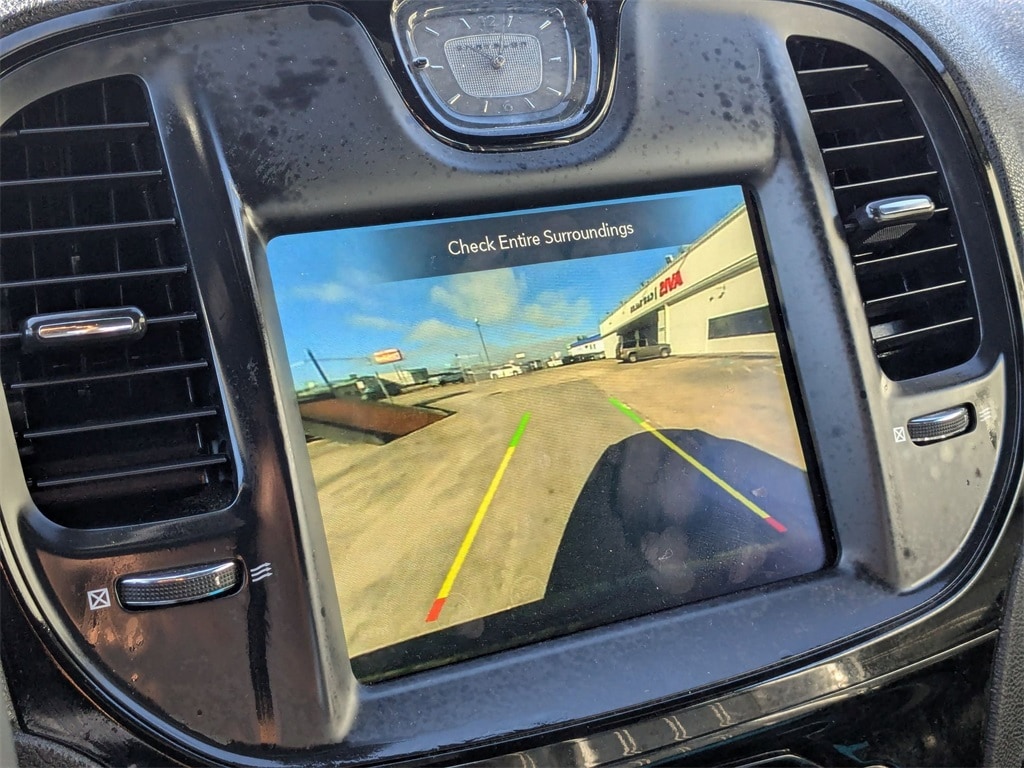 Thumbnail: 2023 Chrysler 300 - 16