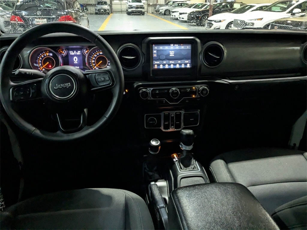 Thumbnail: 2023 Jeep Gladiator - 25