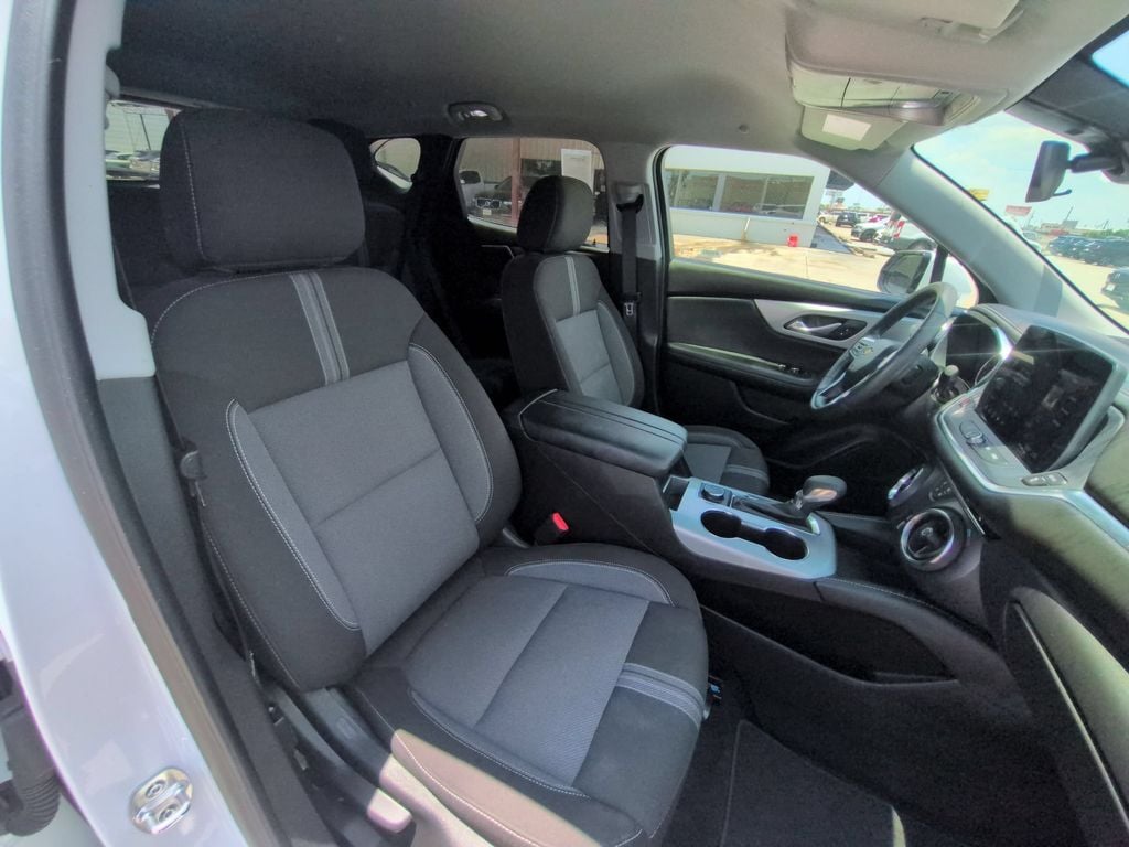 Thumbnail: 2025 Chevrolet Blazer - 30