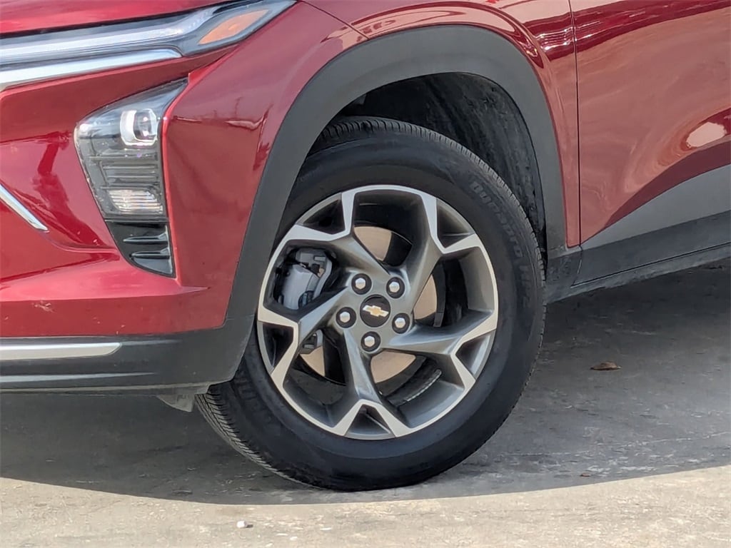 Thumbnail: 2025 Chevrolet Trax - 32