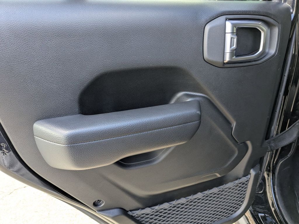 Thumbnail: 2025 Jeep Wrangler - 24