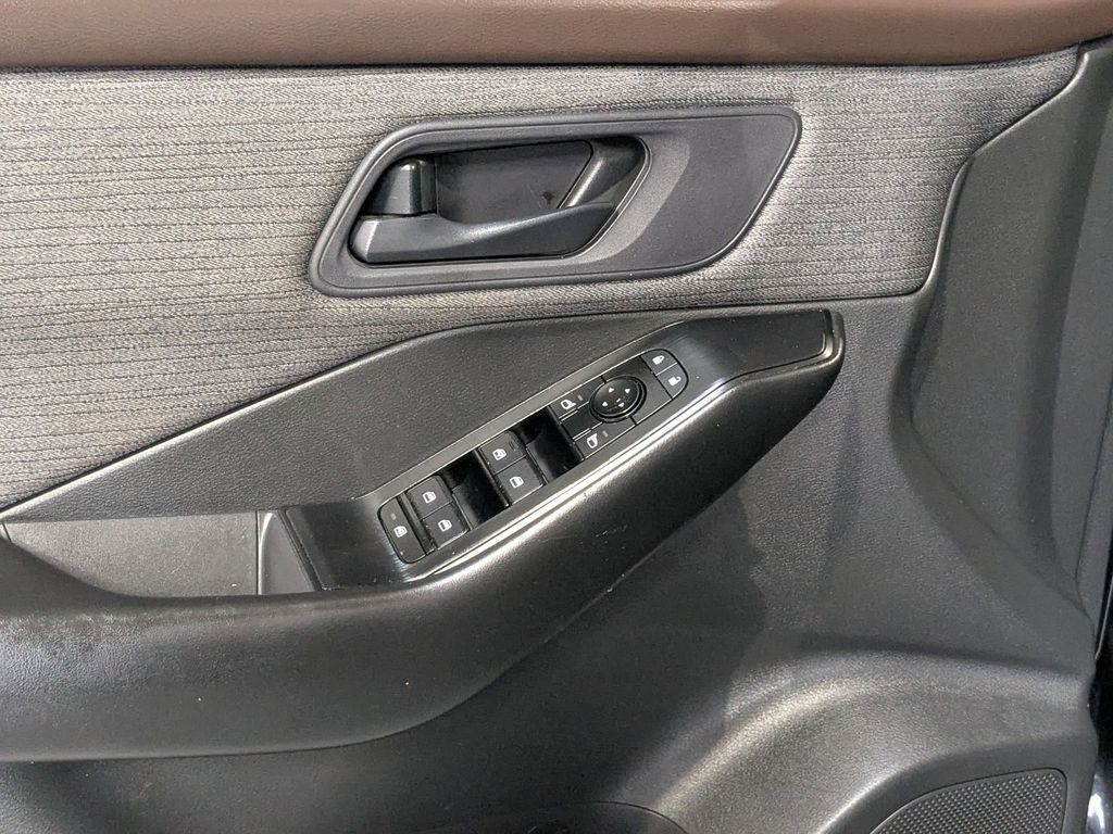 Thumbnail: 2023 Nissan Rogue - 13