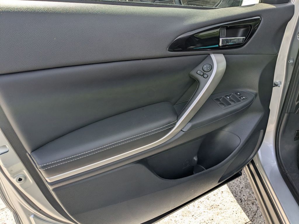 Thumbnail: 2025 Mitsubishi Eclipse Cross - 9