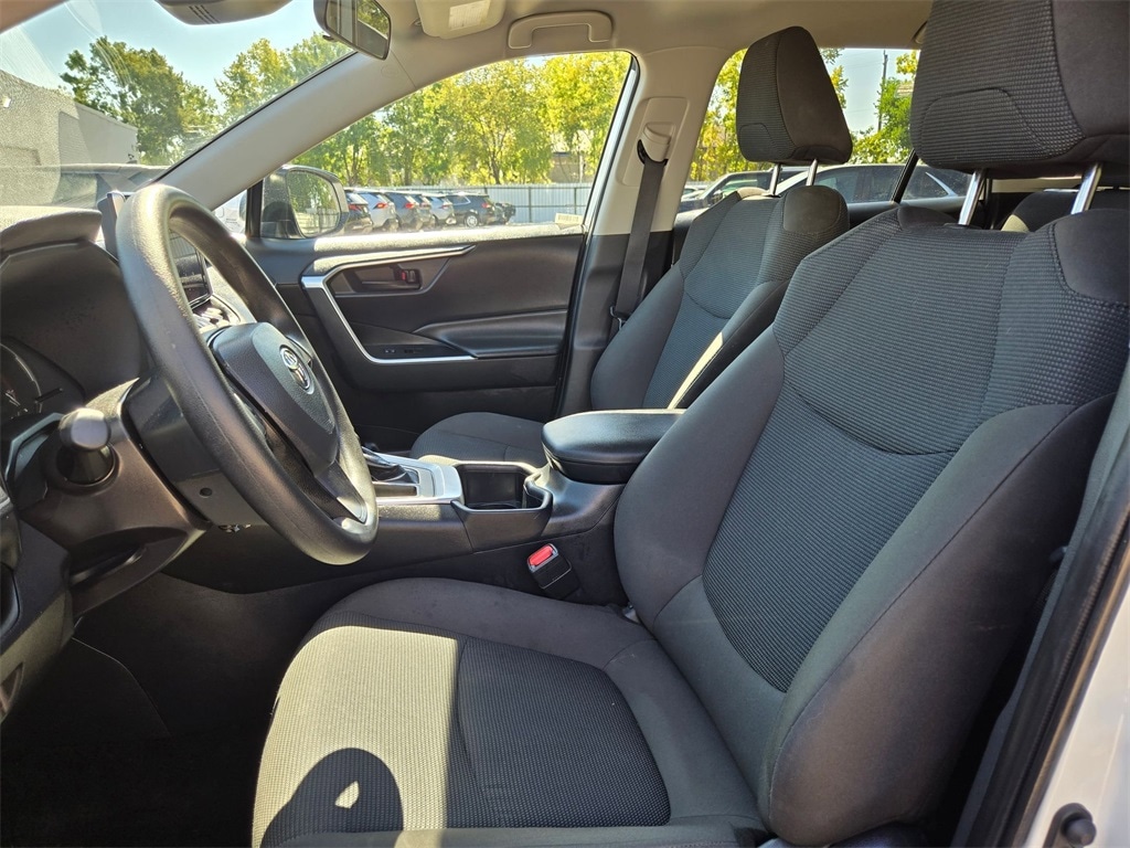 Thumbnail: 2025 Toyota RAV4 - 10