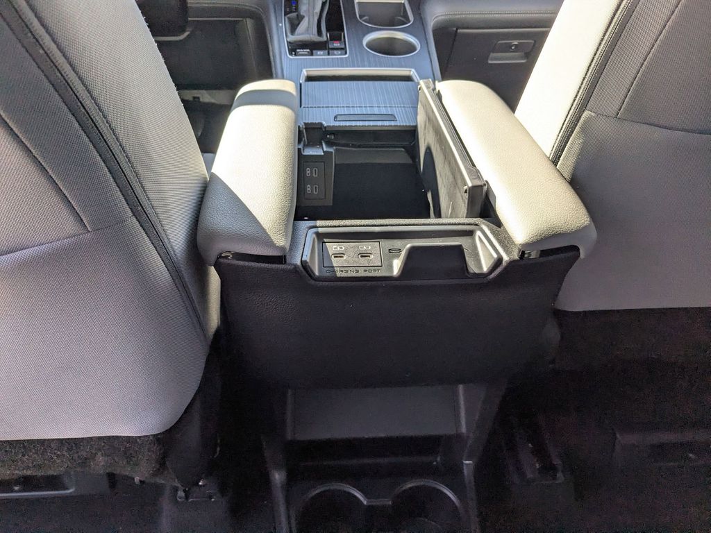 Thumbnail: 2025 Toyota Sienna - 25