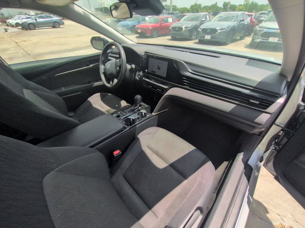Thumbnail: 2025 Toyota Camry - 31