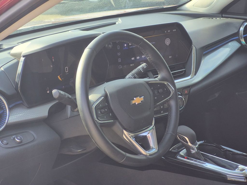 Thumbnail: 2025 Chevrolet Trax - 14