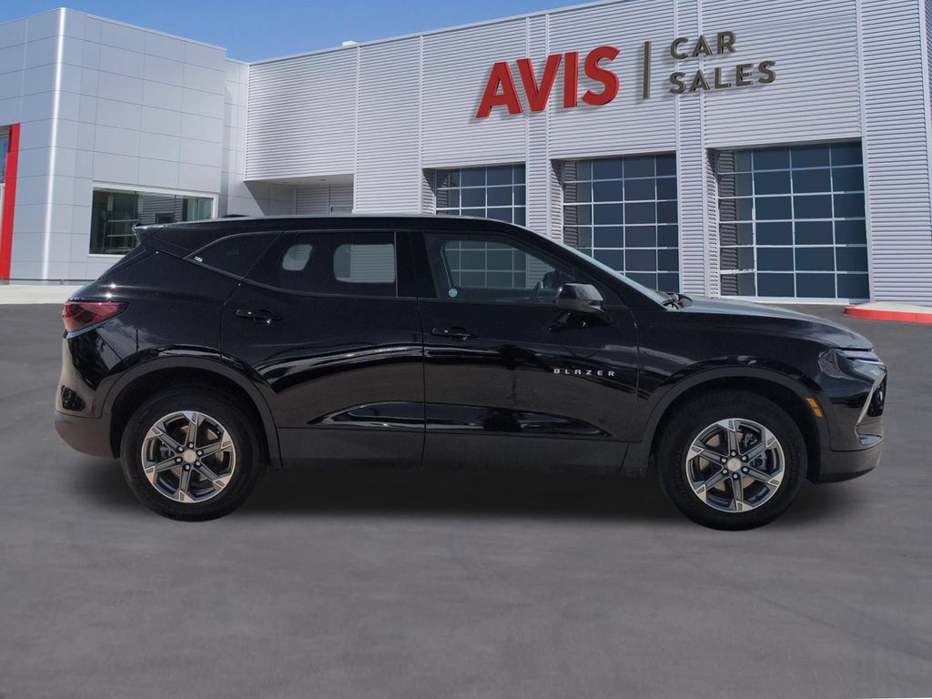 Thumbnail: 2025 Chevrolet Blazer - 5