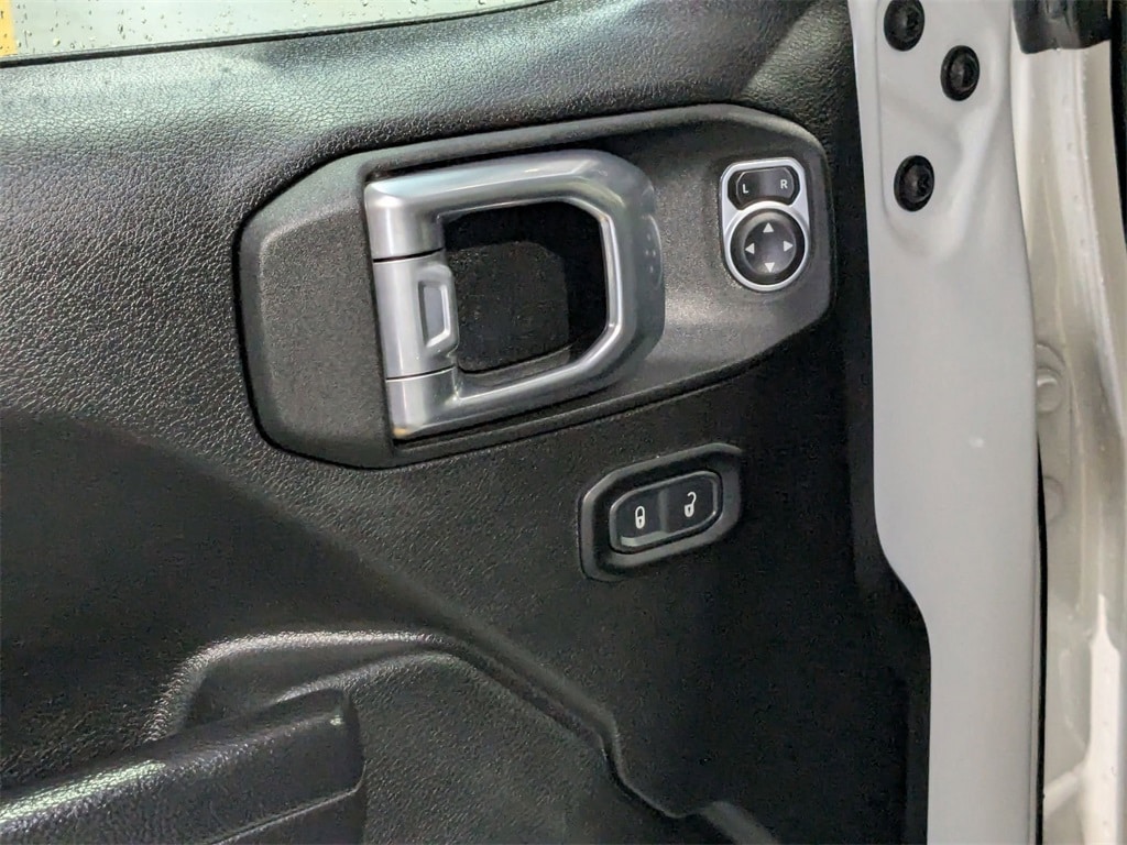 Thumbnail: 2023 Jeep Gladiator - 13