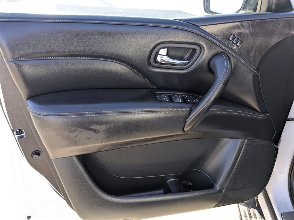 Thumbnail: 2023 INFINITI QX80 - 9