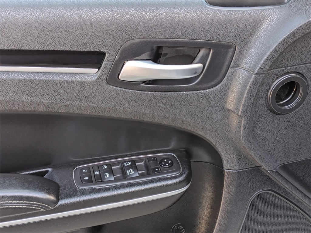 Thumbnail: 2023 Chrysler 300 - 13