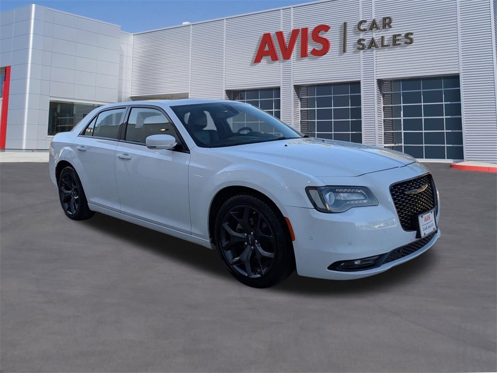 Thumbnail: 2023 Chrysler 300 - 3