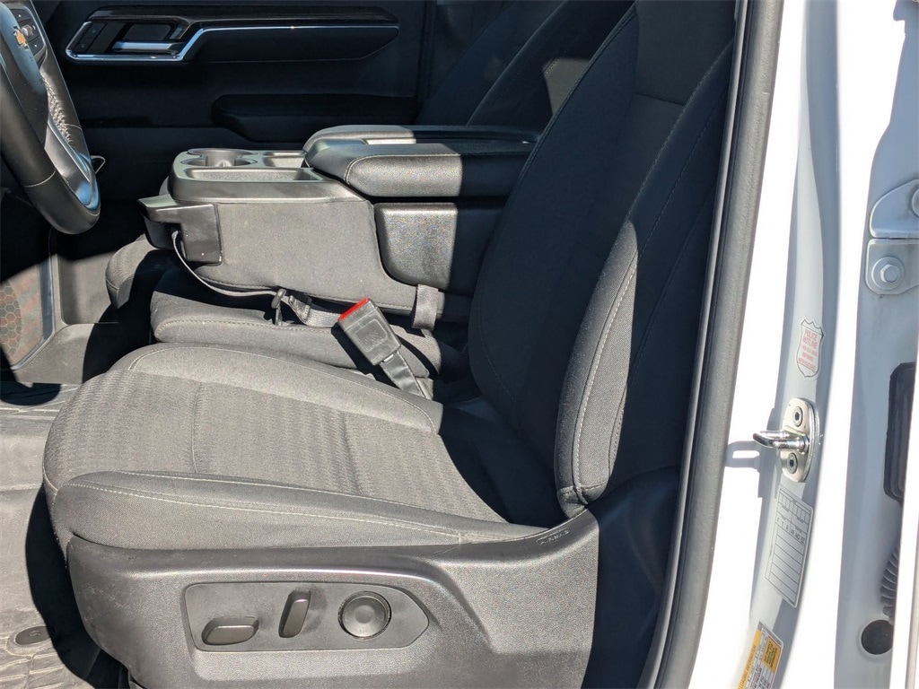 Thumbnail: 2024 Chevrolet Silverado 1500 - 23