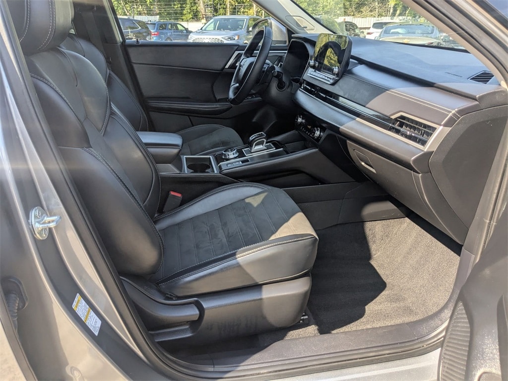 Thumbnail: 2024 Mitsubishi Outlander - 34