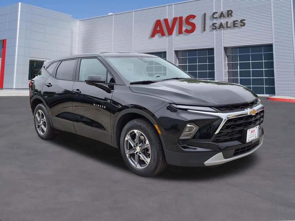 Thumbnail: 2025 Chevrolet Blazer - 3