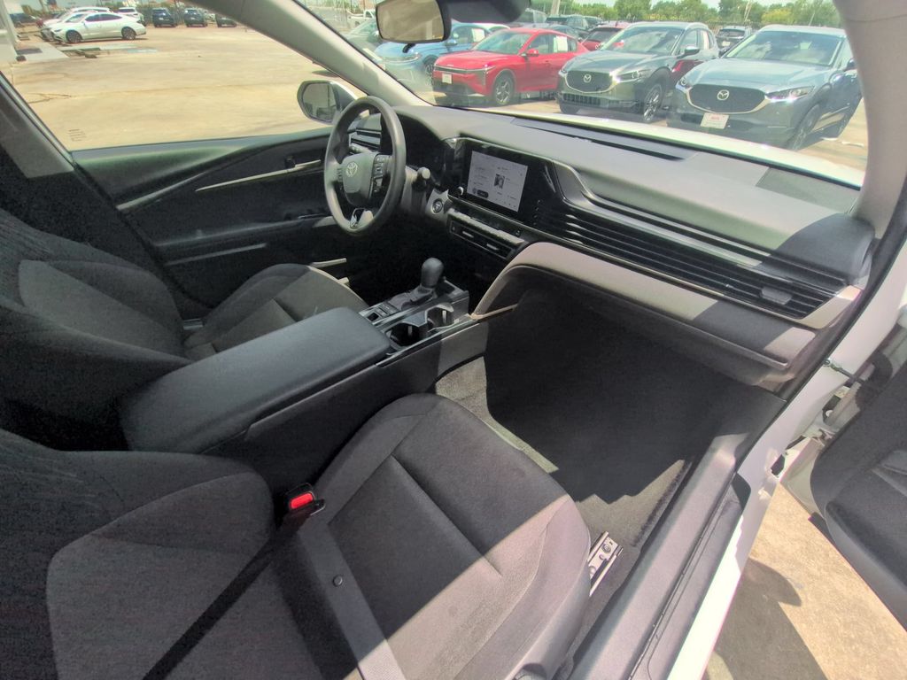 Thumbnail: 2025 Toyota Camry - 31