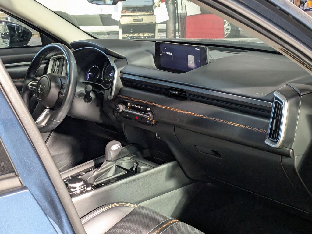 Thumbnail: 2025 Mazda CX-50 - 30