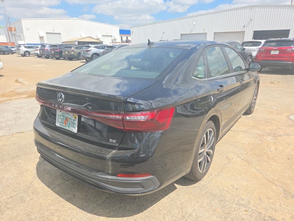 Thumbnail: 2025 Volkswagen Jetta - 11