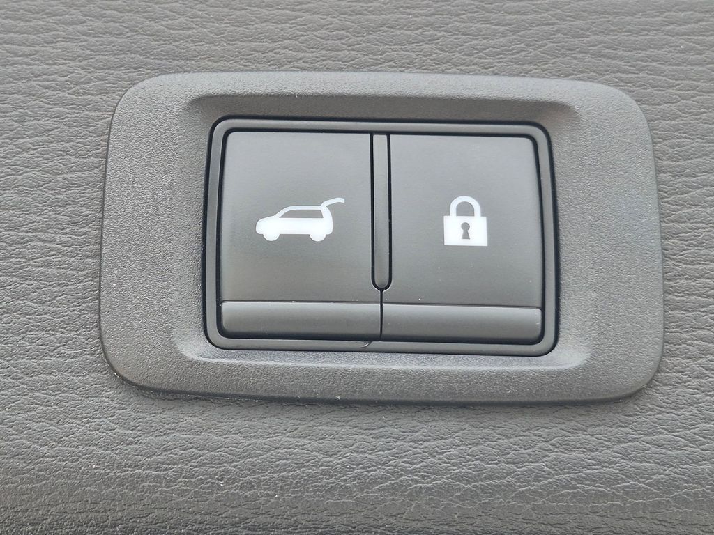 Thumbnail: 2025 Mitsubishi Outlander - 22