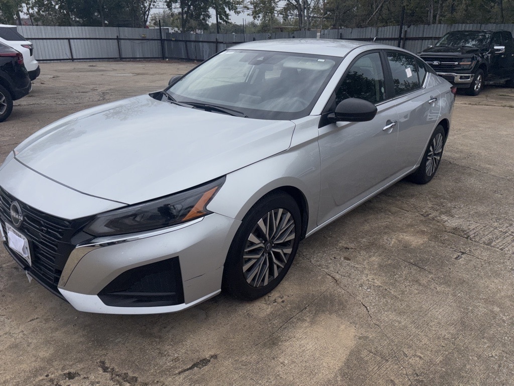 Certified 2024 Nissan Altima 2.5 SV Sedan