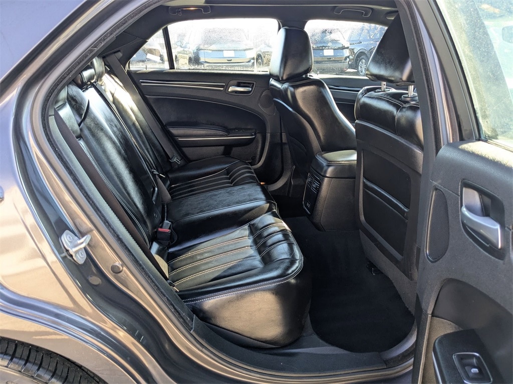 Thumbnail: 2023 Chrysler 300 - 28