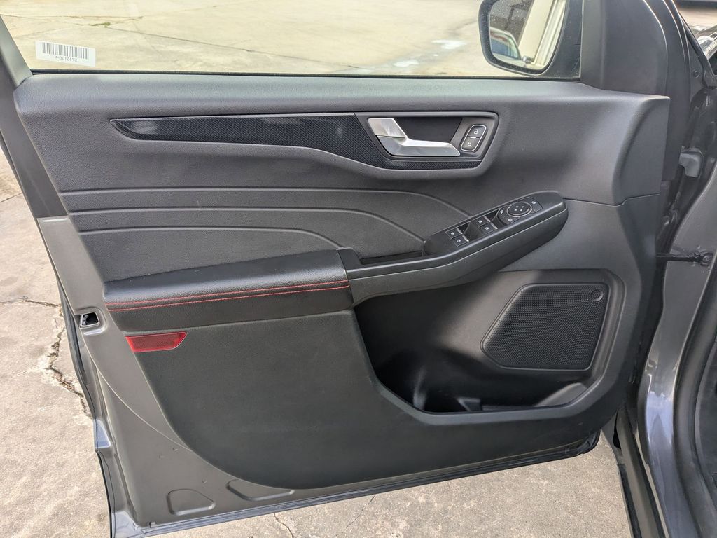 Thumbnail: 2025 Ford Escape - 9