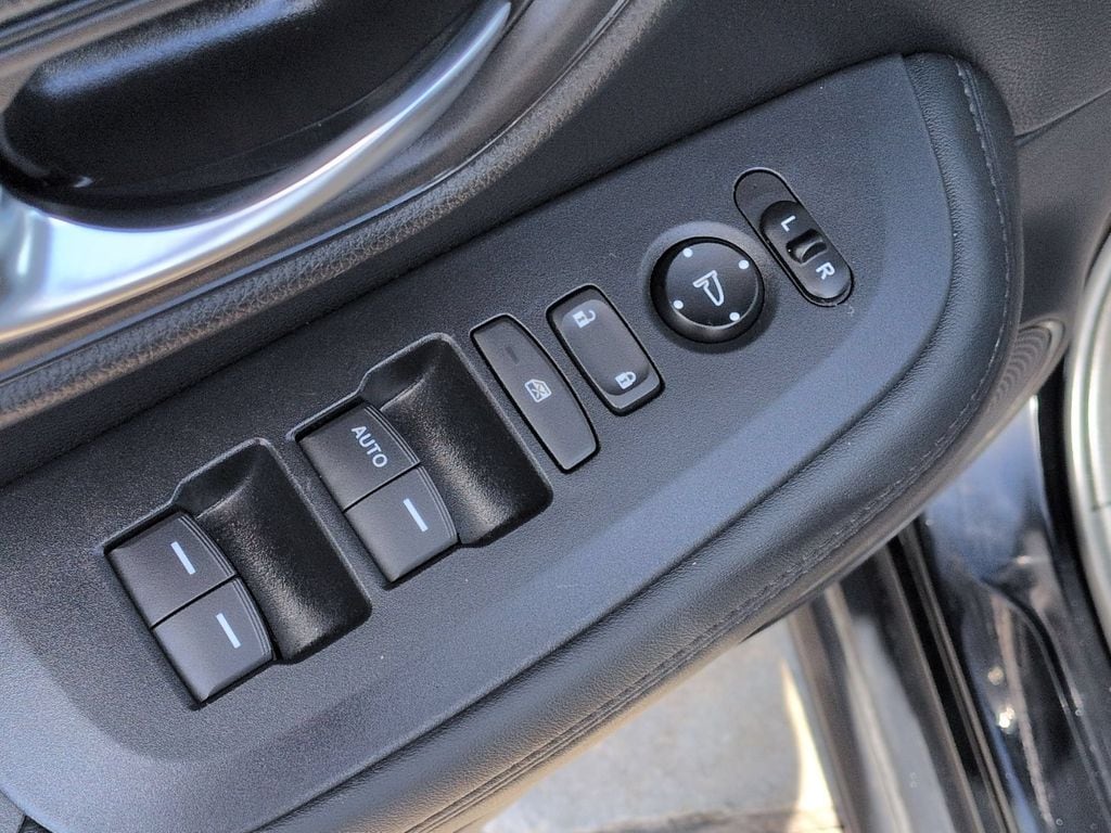 Thumbnail: 2025 Honda HR-V - 13