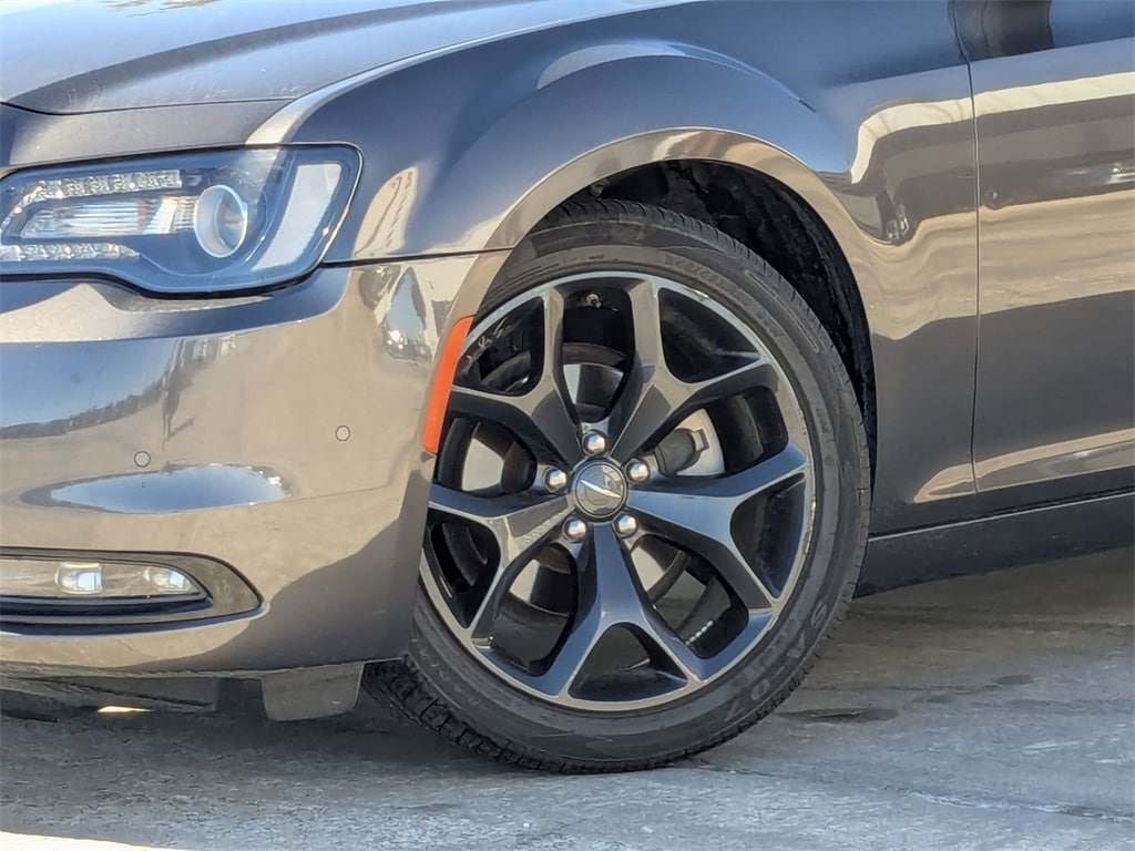 Thumbnail: 2023 Chrysler 300 - 8