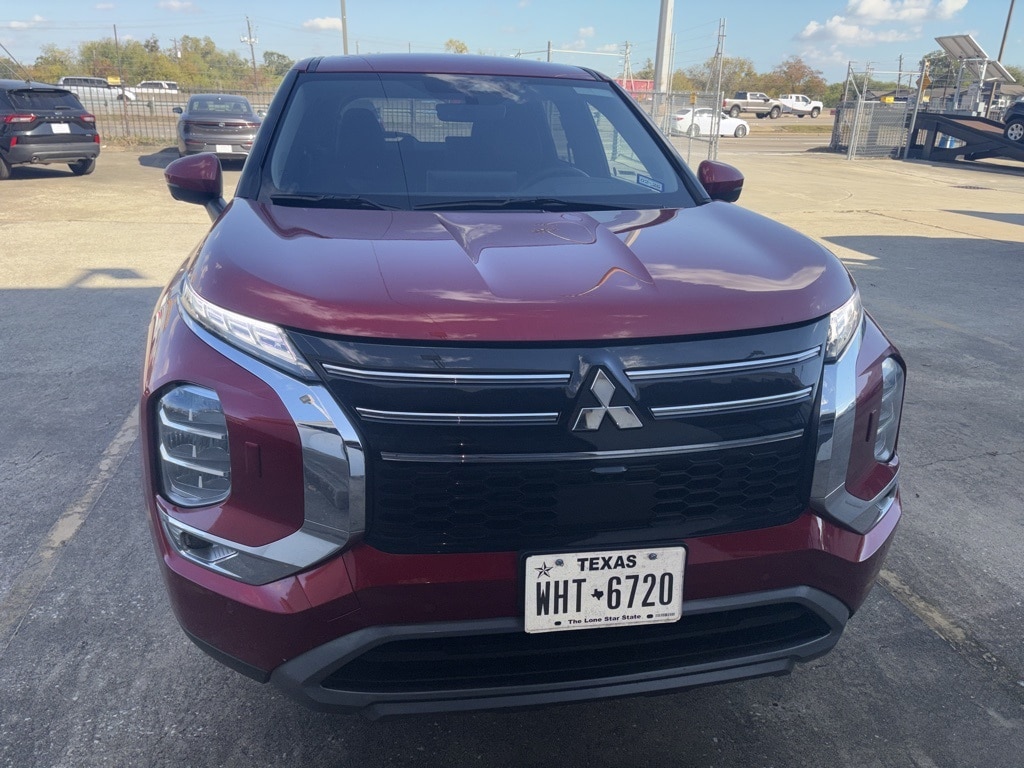 Thumbnail: 2025 Mitsubishi Outlander - 2