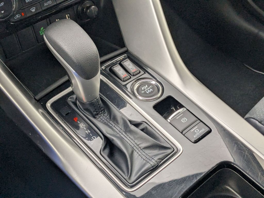 Thumbnail: 2025 Mitsubishi Eclipse Cross - 19