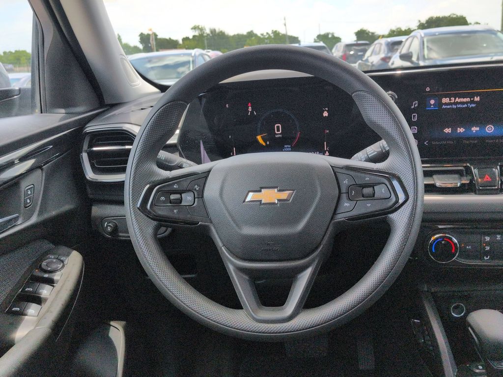 Thumbnail: 2025 Chevrolet TrailBlazer - 22