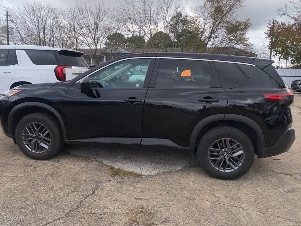 Thumbnail: 2023 Nissan Rogue - 4