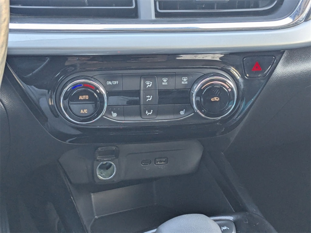 Thumbnail: 2025 Chevrolet Trax - 22