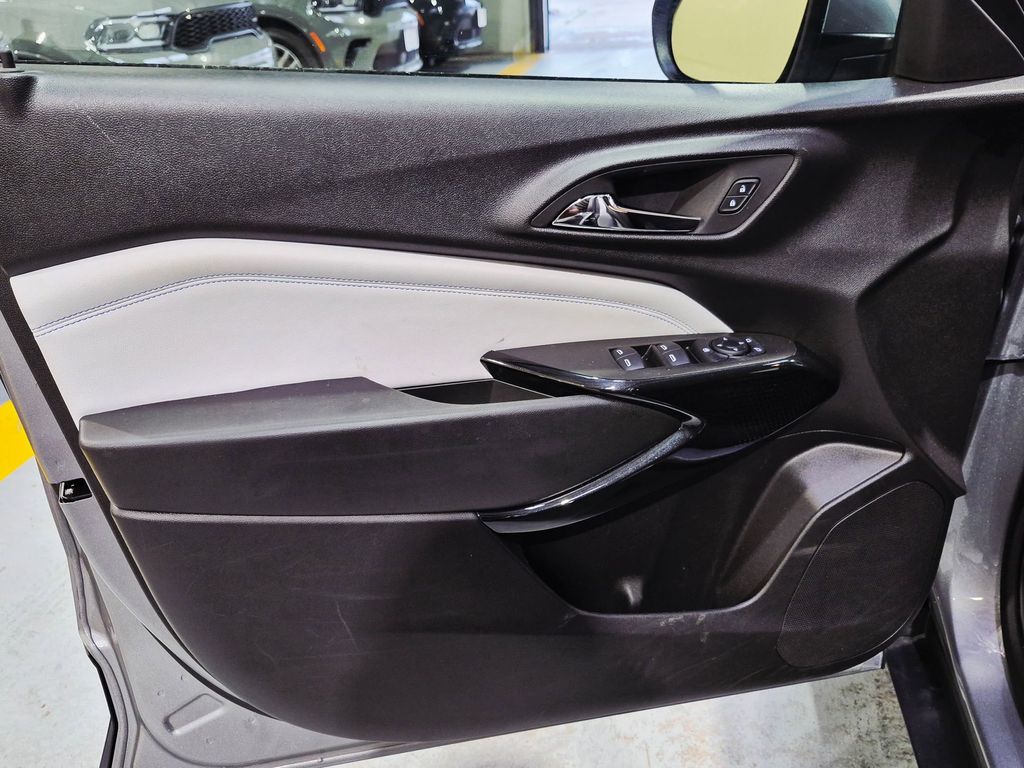 Thumbnail: 2025 Chevrolet Trax - 11