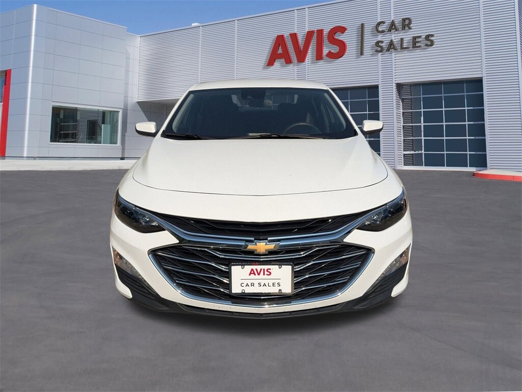 2024 Chevrolet Malibu 1LT photo 2