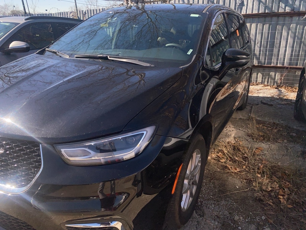 Certified 2025 Chrysler Pacifica Select Van Passenger Van