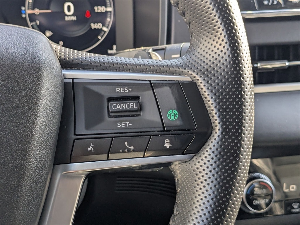 Thumbnail: 2024 Mitsubishi Outlander - 16