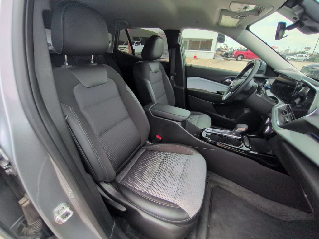 Thumbnail: 2025 Chevrolet Trax - 30