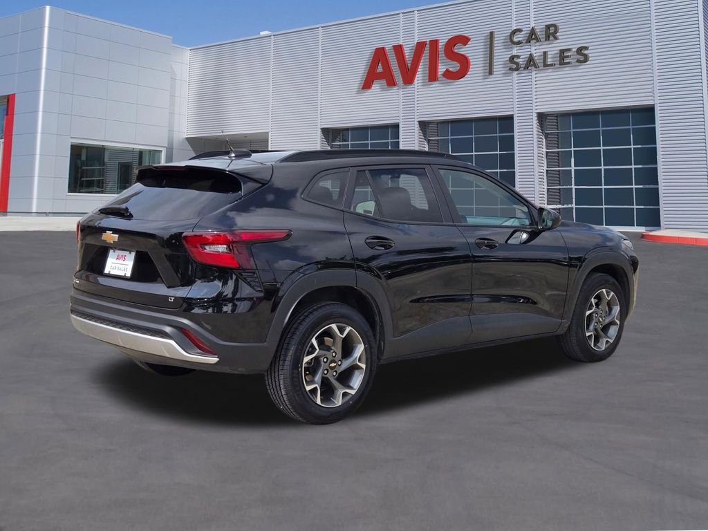 Thumbnail: 2025 Chevrolet Trax - 6
