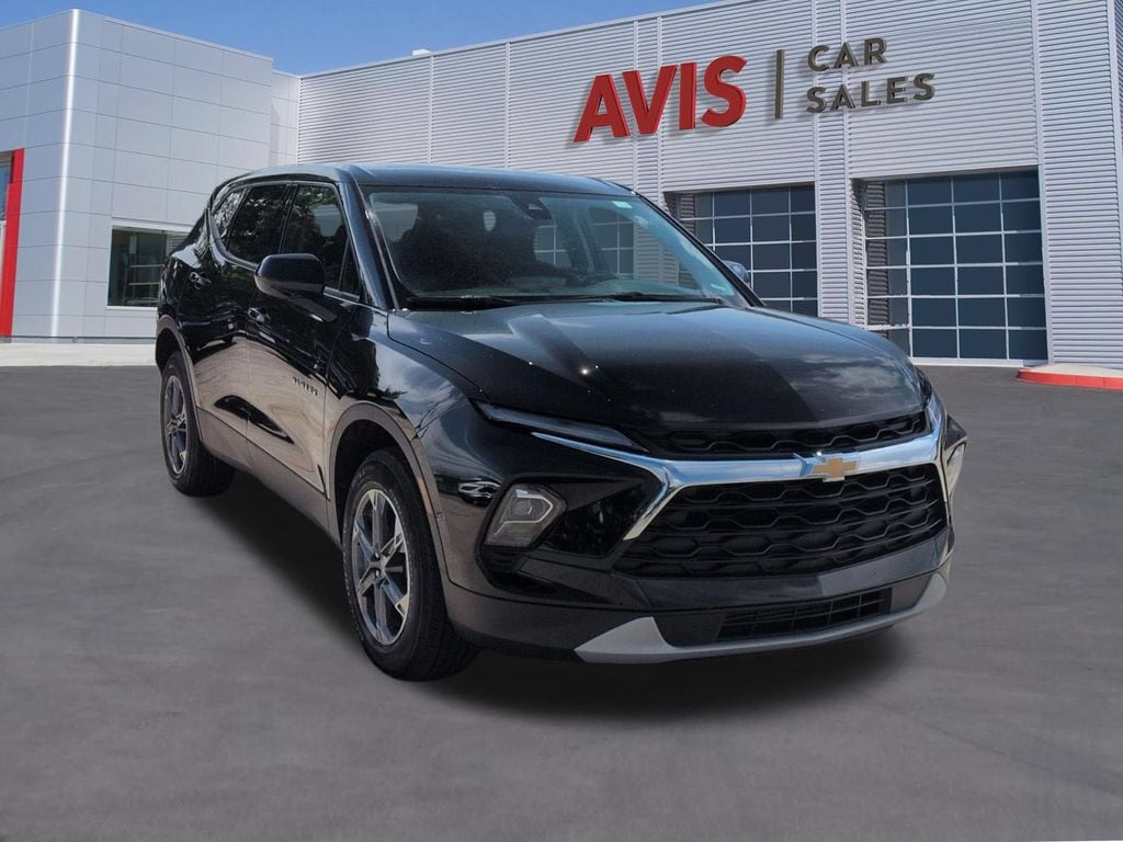 Thumbnail: 2025 Chevrolet Blazer - 3
