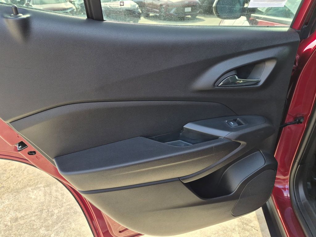 Thumbnail: 2025 Chevrolet Trax - 23