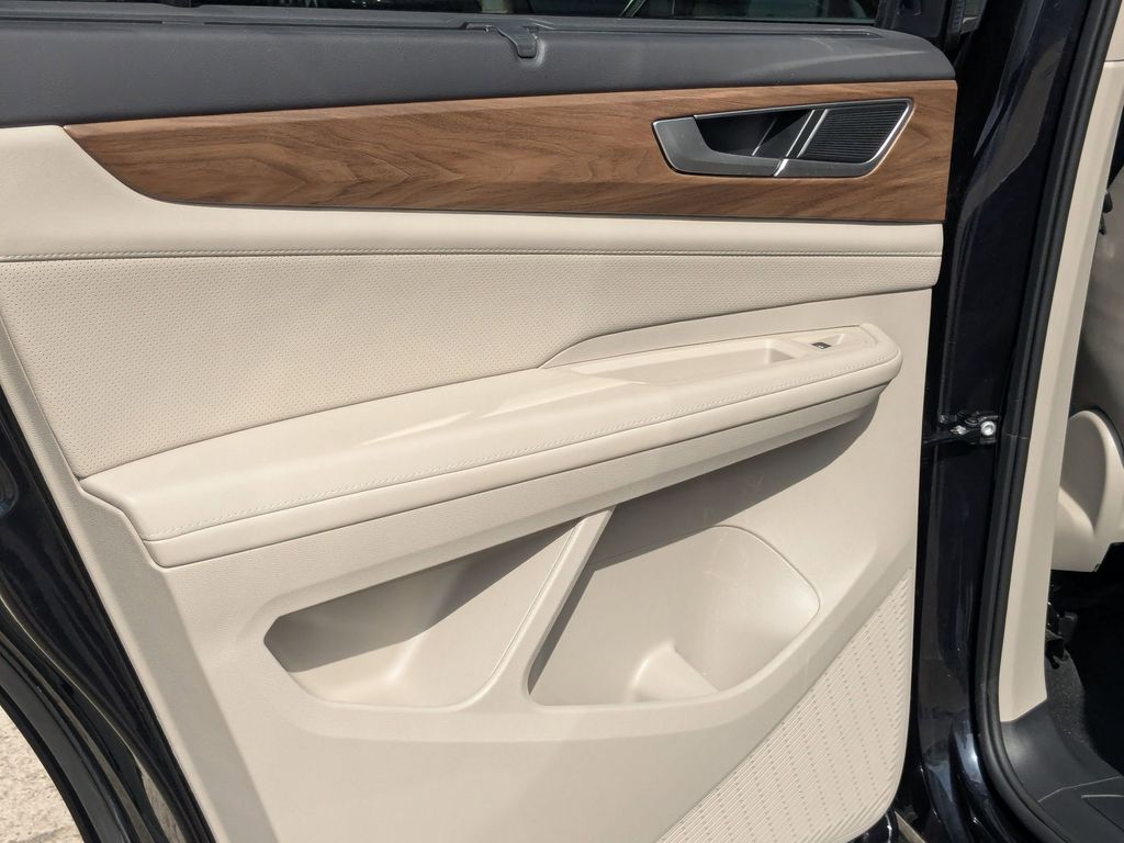 Thumbnail: 2025 Volkswagen Atlas - 24