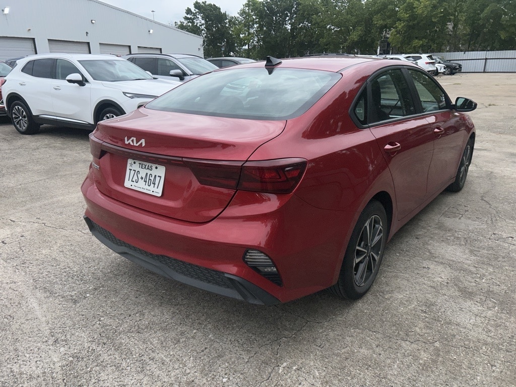 Thumbnail: 2024 Kia Forte - 4