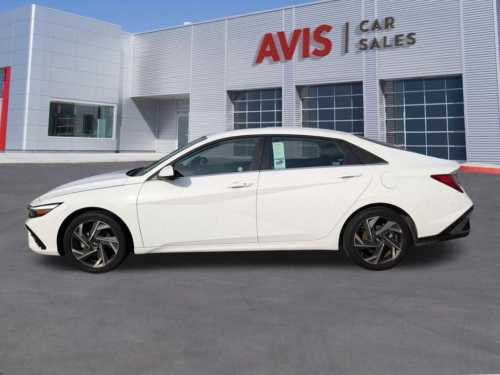 Thumbnail: 2025 Hyundai Elantra - 10