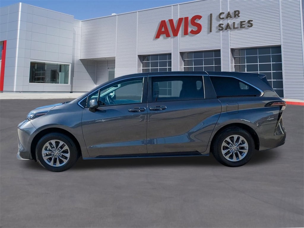 Thumbnail: 2025 Toyota Sienna - 10
