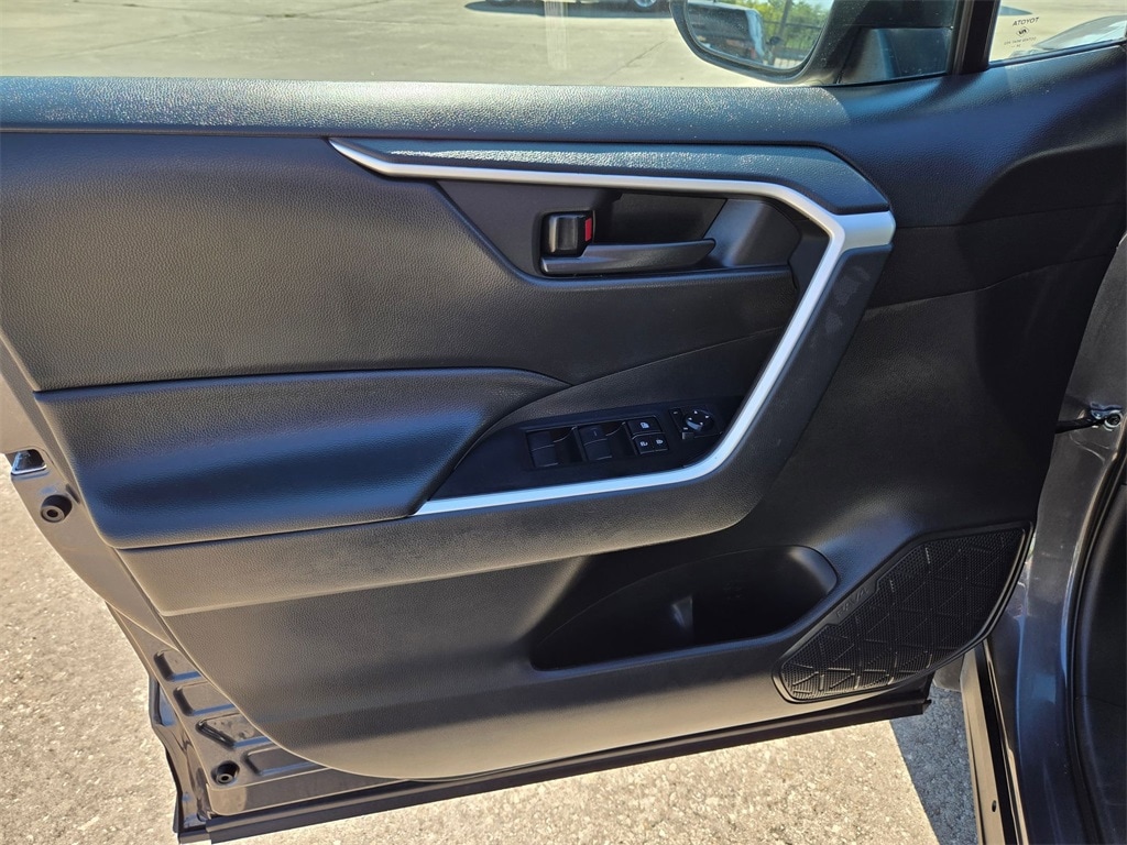 Thumbnail: 2025 Toyota RAV4 - 11