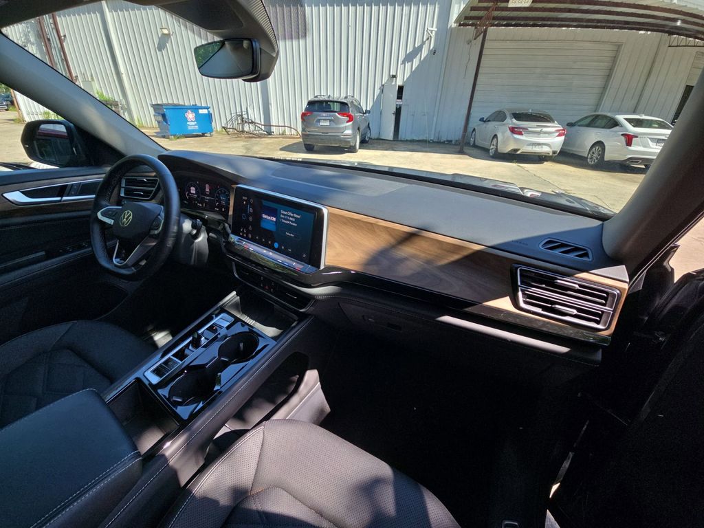 Thumbnail: 2025 Volkswagen Atlas - 29