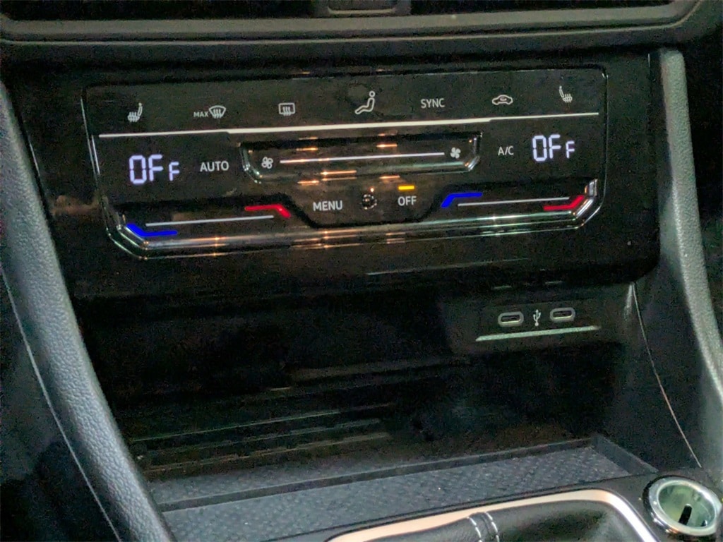 Thumbnail: 2025 Volkswagen Jetta - 22